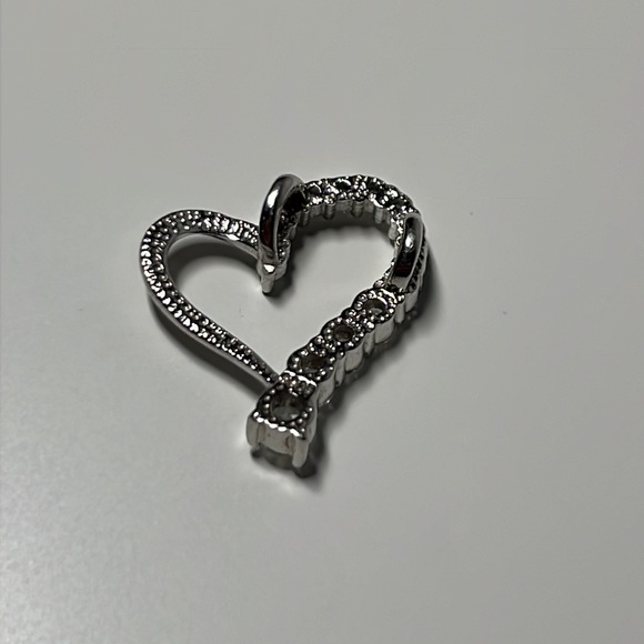 SILVER Necklace Pendant/Charm - Heart Shaped - Picture 3 of 4